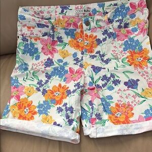 Code Bleu Women's Floral Shorts - Multicolor